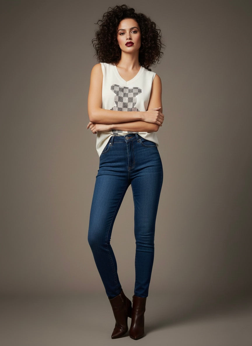 Trendy Sleeveless Knit Top with Bear Pattern