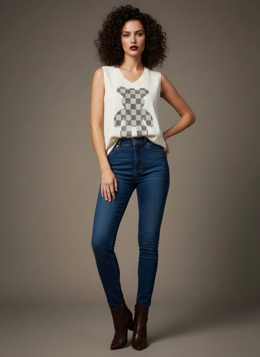 Trendy Sleeveless Knit Top with Bear Pattern
