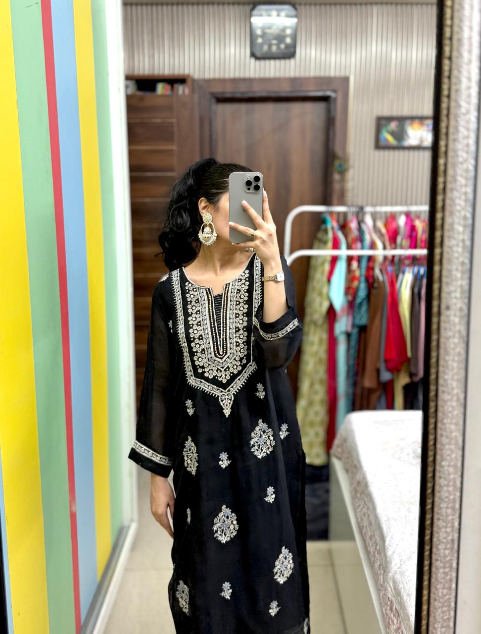 Lucknowi Zaraahat Suit